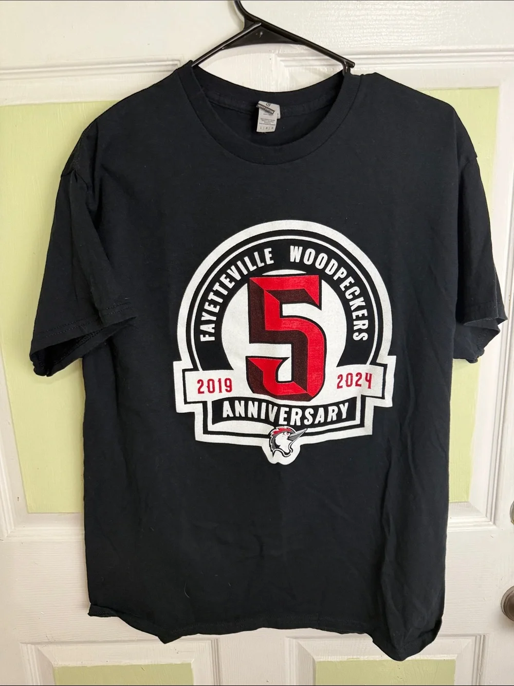(2355) Gildan Black Tee with Red and White 5th Anniversary Graphic, Size: Large